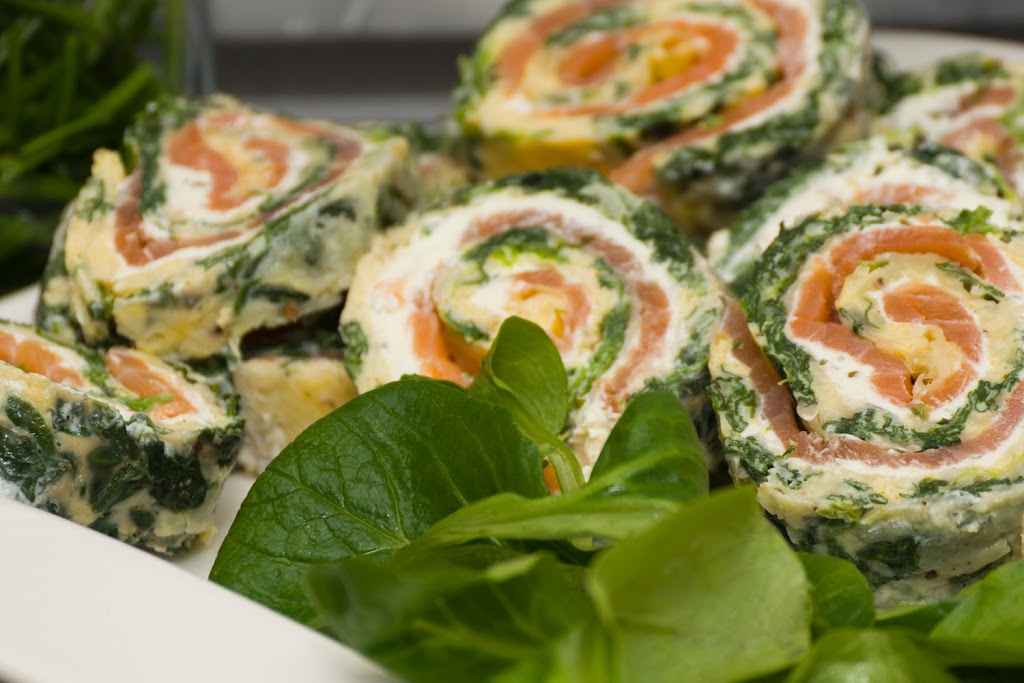 Spinach salmon roll with cream cheese