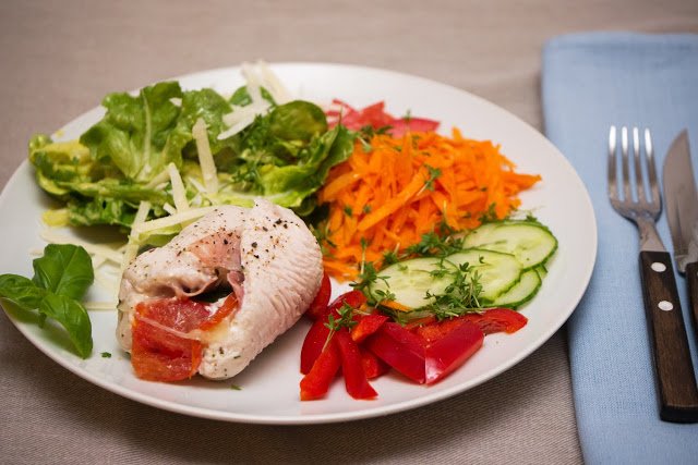 LOW CARB PUTENRÖLLCHEN MIXED SALAD