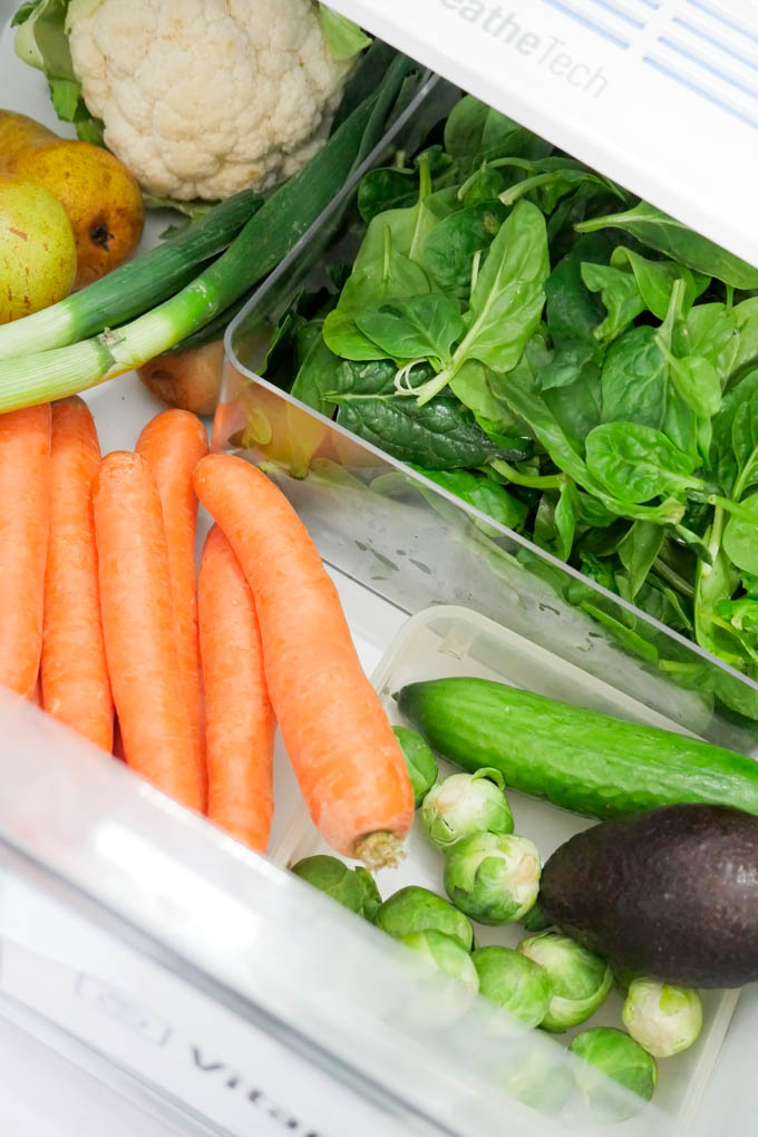  A look into mine Refrigerator - vegetable compartment 