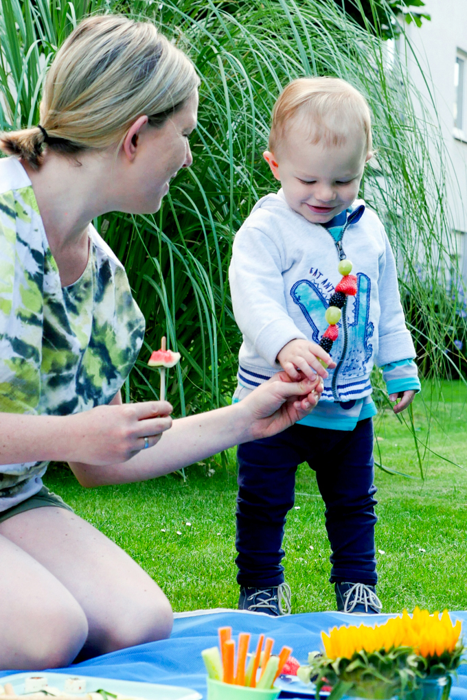  Healthy kid's picnic in the garden 