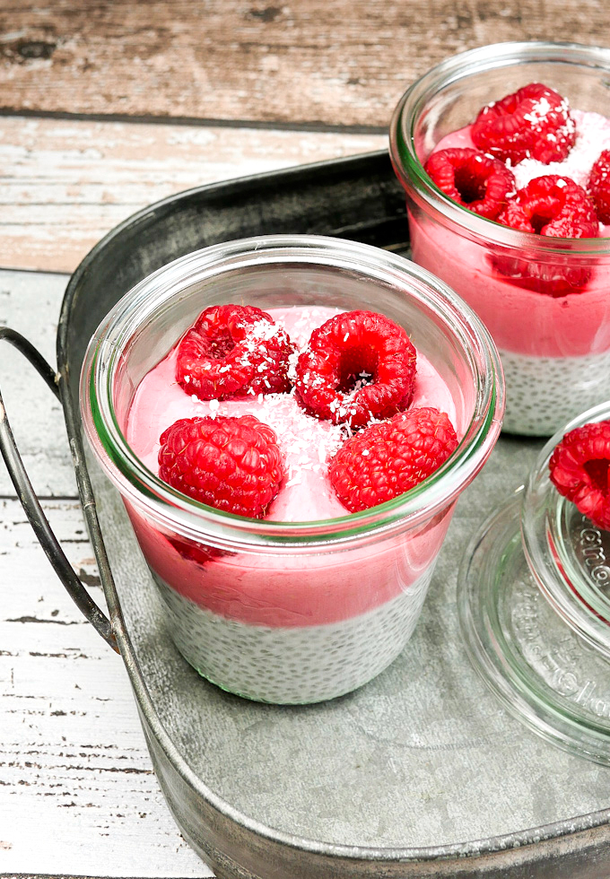 Recipe for Chiapudding with Raspberries and Coconut Milk Recipe for Chiapudding with Raspberries and Coconut Milk