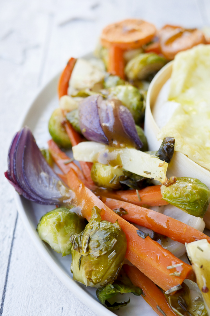 Low carb winter vegetables with oven cheese