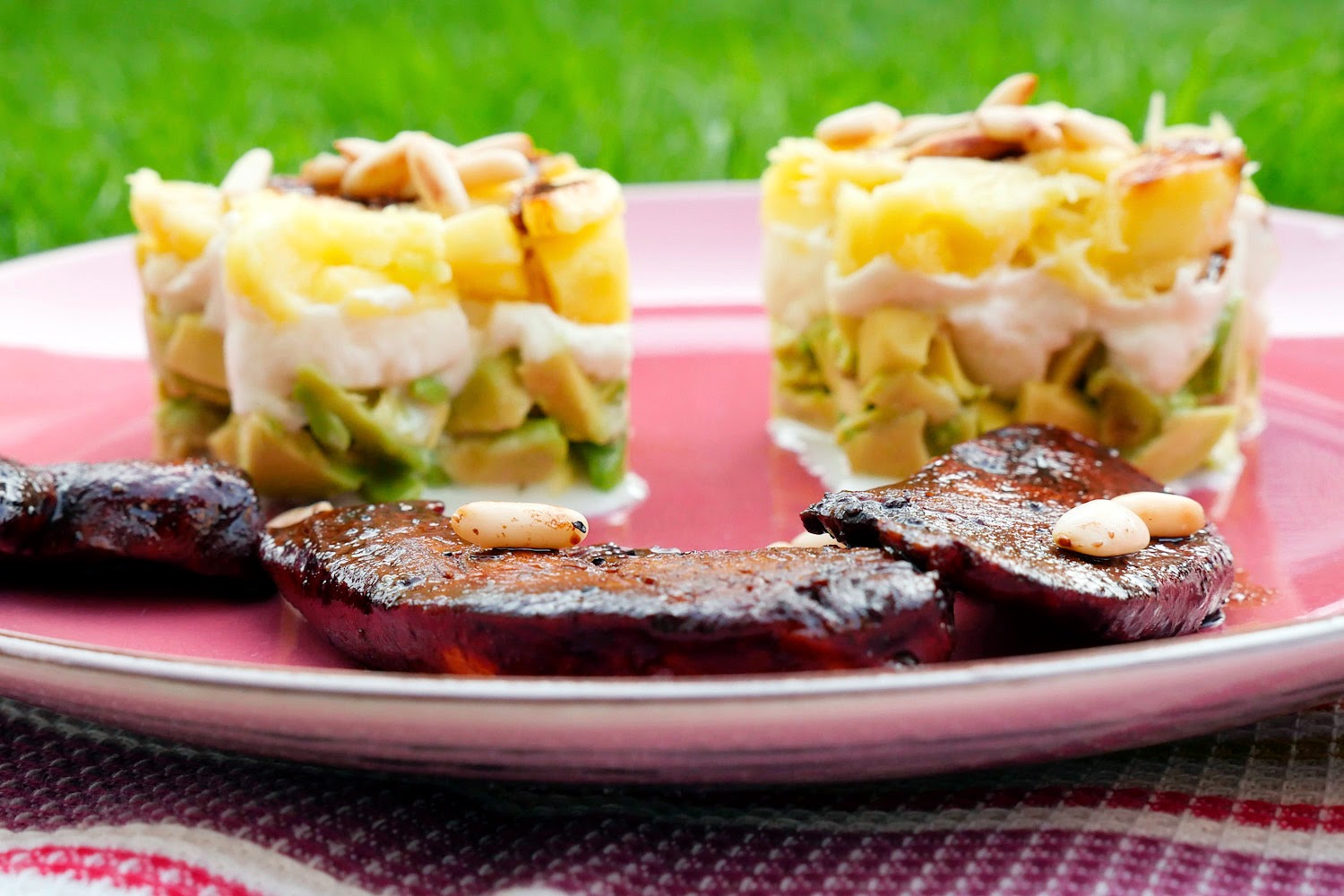  [low Carb] avocado mozzarella and mango tower with soy chicken and pine nuts 