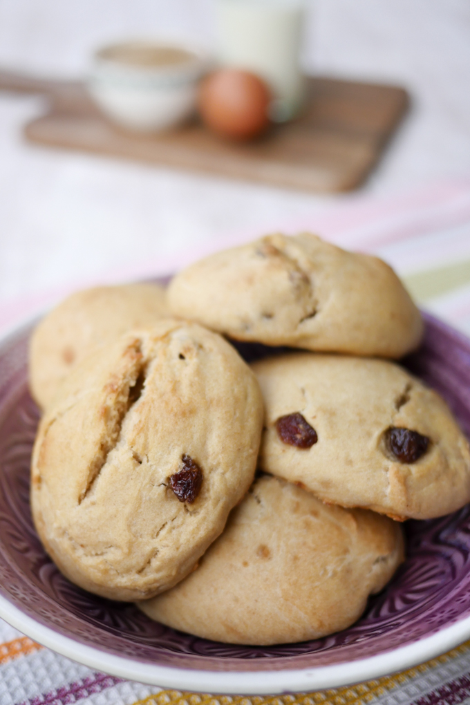  Healthy milk rolls with flour meal, milk and apple purée for children 