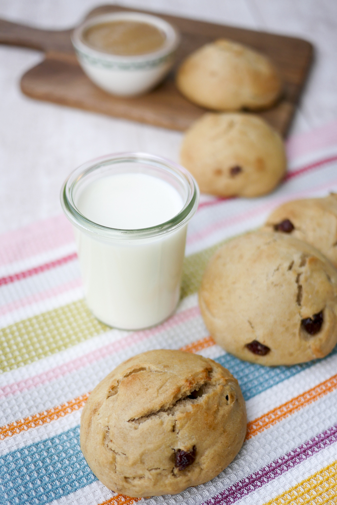 The tastiest milk rolls of all time - made fast, without sugar and really good!