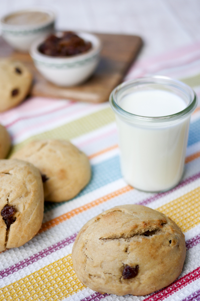 Healthy and tasty raisin buns with apple pie, spelled flour and milk for children